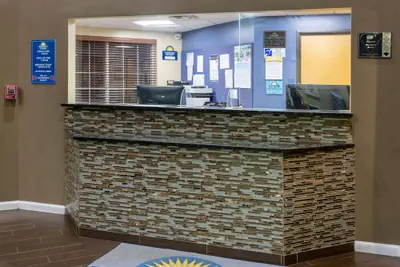 Photo 4 - Days Inn & Suites by Wyndham Cherry Hill - Philadelphia