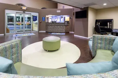 Photo 5 - Days Inn & Suites by Wyndham Cherry Hill - Philadelphia