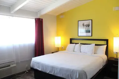 Photo 2 - Sunset Inn