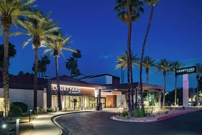 Photo 2 - Courtyard Phoenix North by Marriott