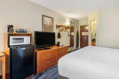 Photo 4 - Fairfield by Marriott Inn & Suites Portland Maine Airport