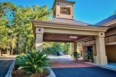 Photo 2 - Clarion Inn & Suites Aiken South