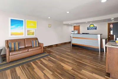 Photo 4 - Days Inn by Wyndham Wauseon