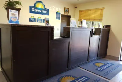 Photo 3 - Days Inn by Wyndham Cortez