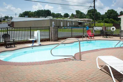 Photo 2 - Red Roof Inn Somerset, KY