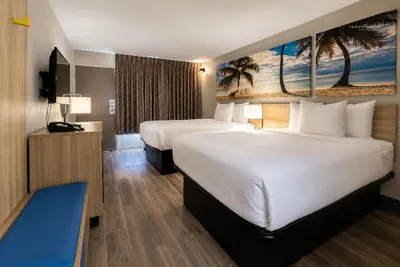 Photo 3 - Days Inn by Wyndham Fort Myers