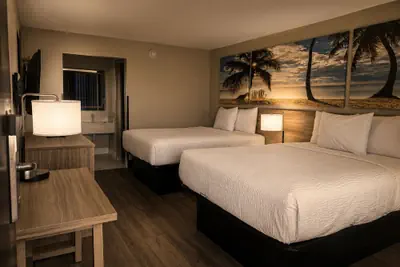 Photo 4 - Days Inn by Wyndham Fort Myers