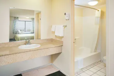 Photo 5 - Travelodge by Wyndham Indio