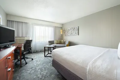 Photo 2 - Courtyard by Marriott Mishawaka-University Area