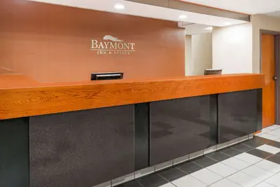 Photo 2 - Baymont by Wyndham Clarksville Northeast