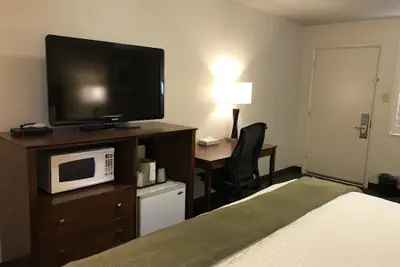 Photo 4 - Dinosaur Inn & Suites