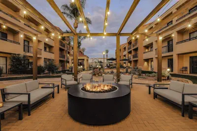 Photo 2 - Courtyard by Marriott Tucson Airport