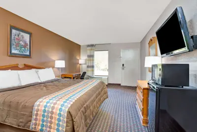 Photo 4 - Days Inn by Wyndham Hernando