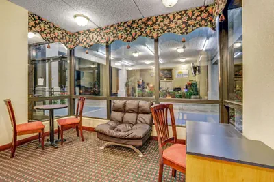 Photo 3 - Days Inn by Wyndham Hernando