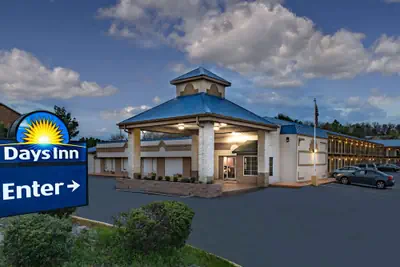 Photo 2 - Days Inn by Wyndham Cookeville