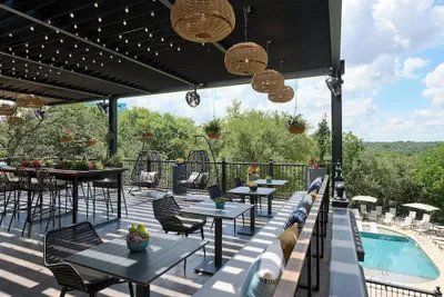 Photo 2 - Renaissance Austin Hotel