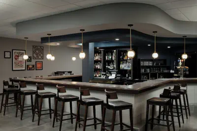 Photo 2 - Four Points by Sheraton Milwaukee North Shore