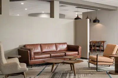 Photo 3 - Four Points by Sheraton Milwaukee North Shore