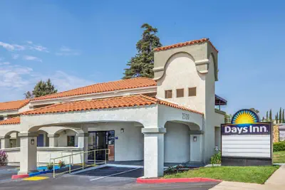Photo 2 - Days Inn by Wyndham Banning Casino/Outlet Mall