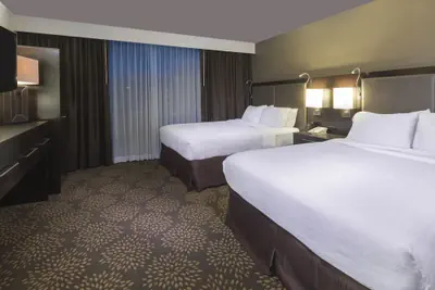 Photo 4 - Holiday Inn & Suites Phoenix Airport North by IHG