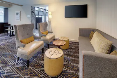 Photo 4 - Courtyard by Marriott Austin-University Area