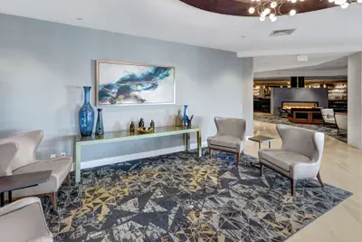Photo 4 - DoubleTree by Hilton Hotel Wichita Airport
