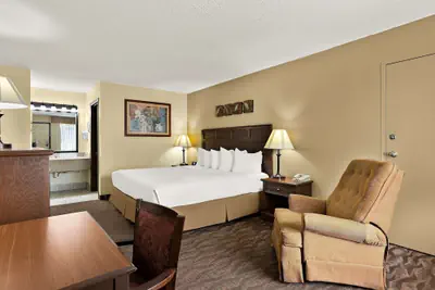 Photo 5 - Best Western Center Pointe Inn