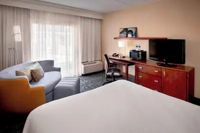 Photo 2 - Courtyard By Marriott Hartford/Windsor Airport