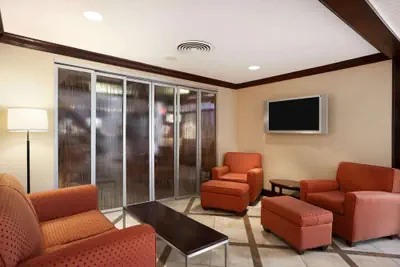 Photo 3 - Ramada by Wyndham Newark/Wilmington