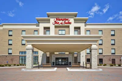 Photo 2 - Hampton Inn & Suites Detroit/Warren