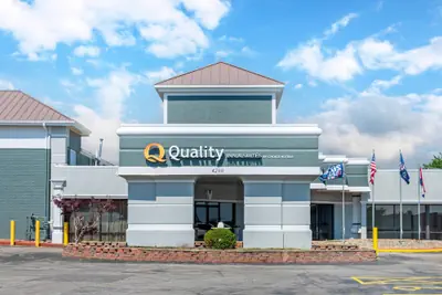 Photo 2 - Quality Inn & Suites Kansas City - Independence I-70 East
