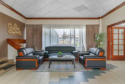 Photo 4 - Quality Inn & Suites Kansas City - Independence I-70 East