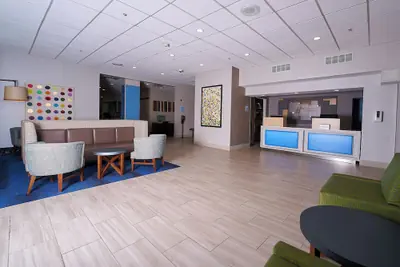 Photo 2 - Holiday Inn Express Charleston-Civic Center by IHG