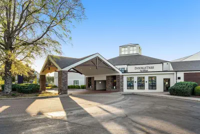 Photo 2 - DoubleTree Suites by Hilton Hotel Huntsville South