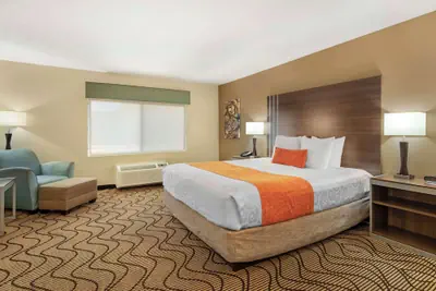 Photo 2 - Best Western Heritage Inn - Chico