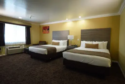Photo 5 - Best Western Hanford Inn