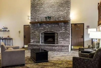 Photo 5 - Quality Suites Near West Acres
