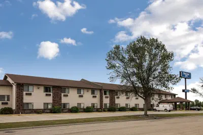 Photo 2 - Rodeway Inn Wahpeton