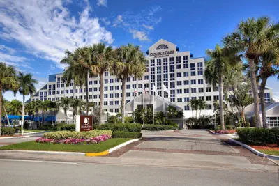Photo 2 - DoubleTree by Hilton Deerfield Beach Boca Raton