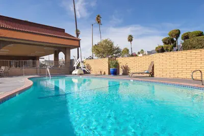 Photo 2 - Best Western Pasadena Inn