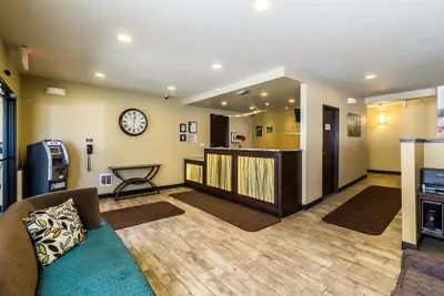 Photo 4 - Quality Inn