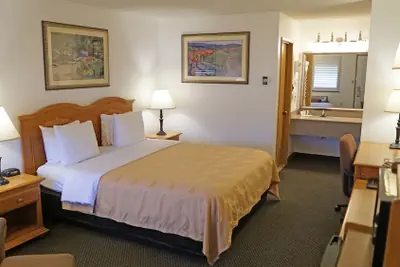 Photo 3 - Quality Inn Near Fort Hunter Liggett