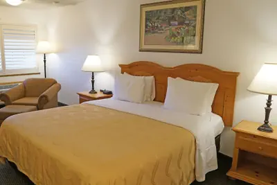 Photo 4 - Quality Inn Near Fort Hunter Liggett