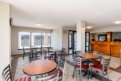 Photo 4 - Days Inn by Wyndham Mooresville Lake Norman