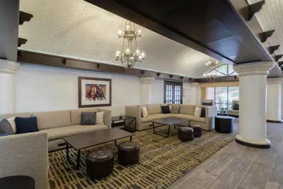 Photo 4 - Embassy Suites by Hilton Tulsa I-44