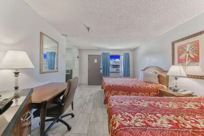 Photo 2 - Rodeway Inn & Suites Haines City - Winter Haven