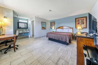 Photo 3 - Rodeway Inn & Suites Haines City - Winter Haven