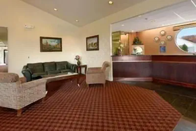Photo 2 - Americas Best Value Inn Romulus Detroit Airport