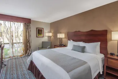 Photo 5 - Wyndham Visalia