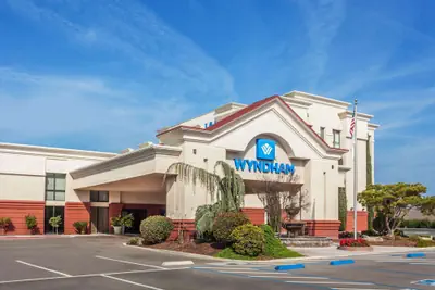 Photo 2 - Wyndham Visalia